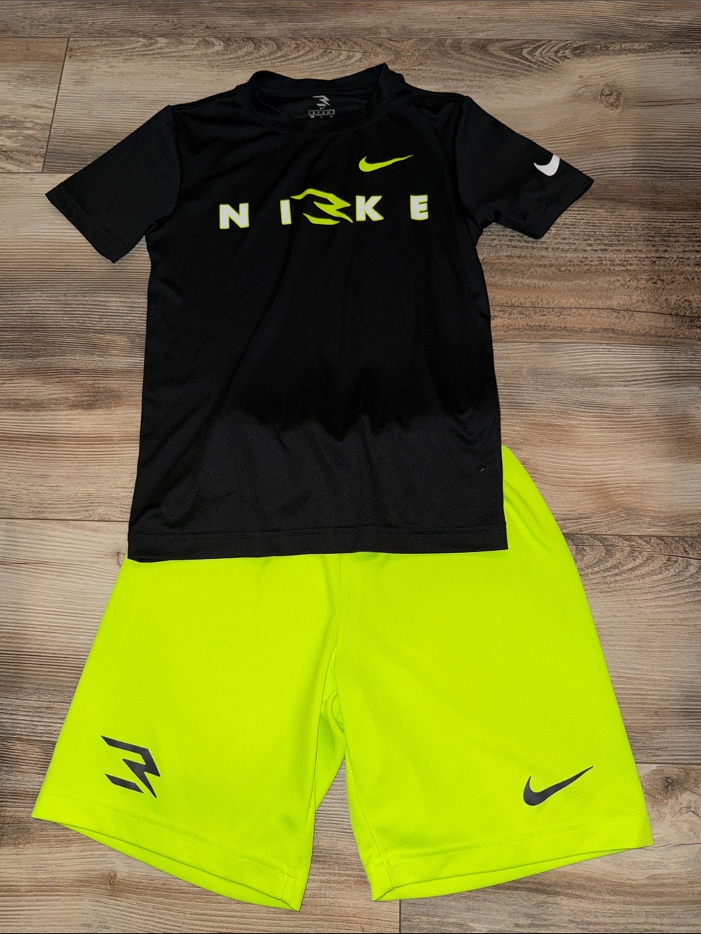 Nike Black & Neon Green 3 Brand Yellow Kids' AthleticShorts Set size 8/10